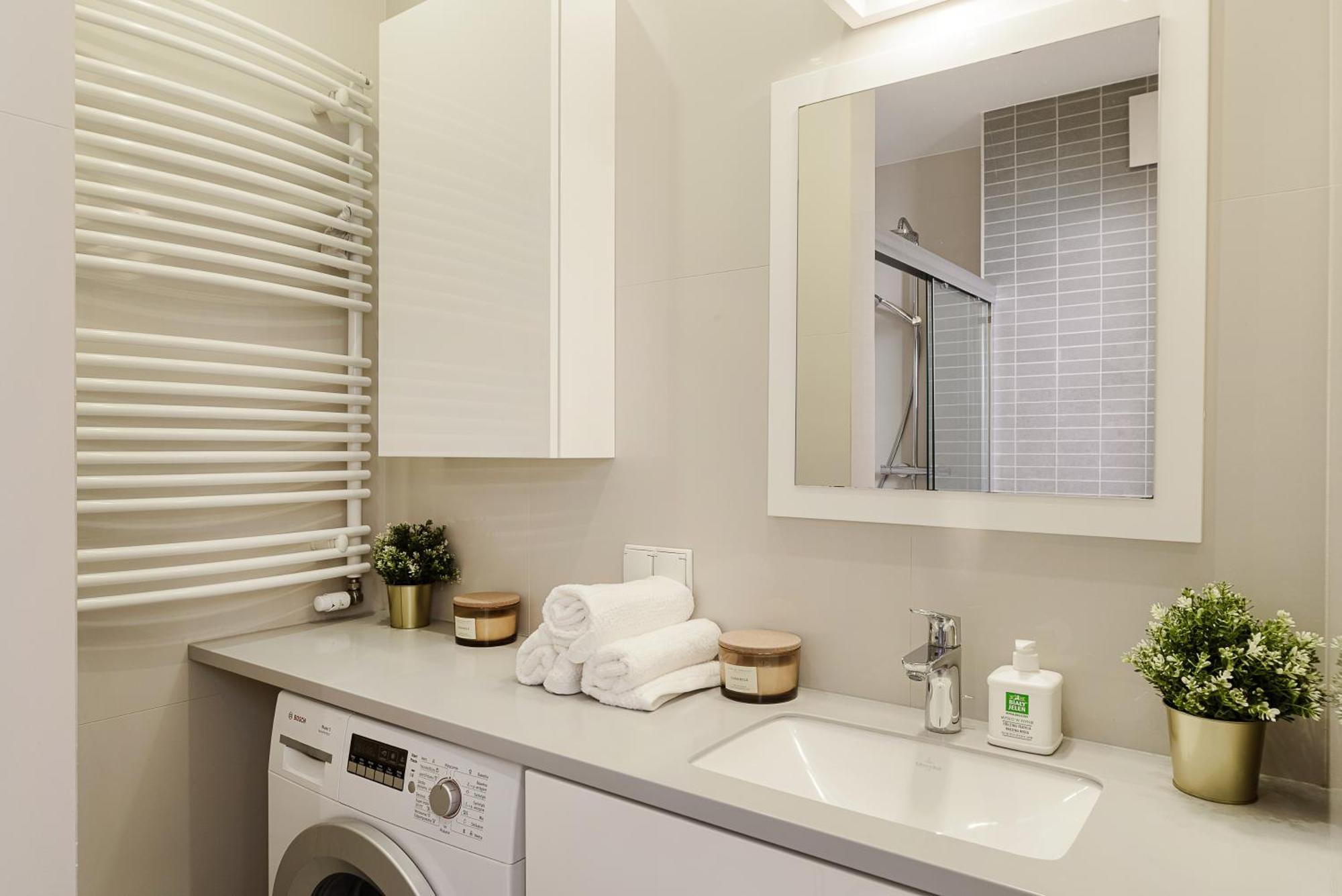 Premium With Free Parking Near Muzeum Powstania Apartament *